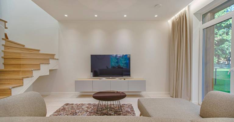 Best 42 Inch Smart Tv