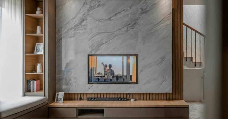 Best 65 Inch Tv For Scale