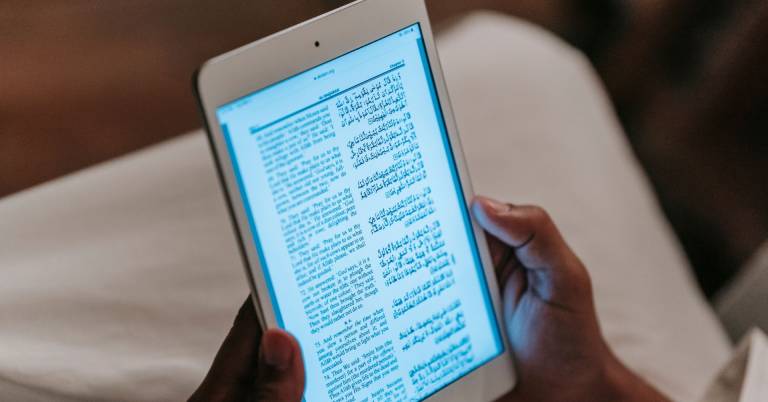 Best Small Tablet For Reading