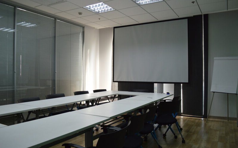 Using projectors in meeting rooms