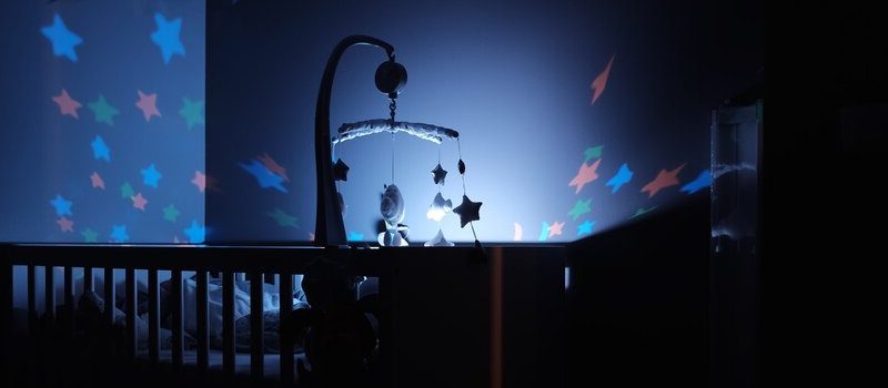 Do light projectors help babies sleep